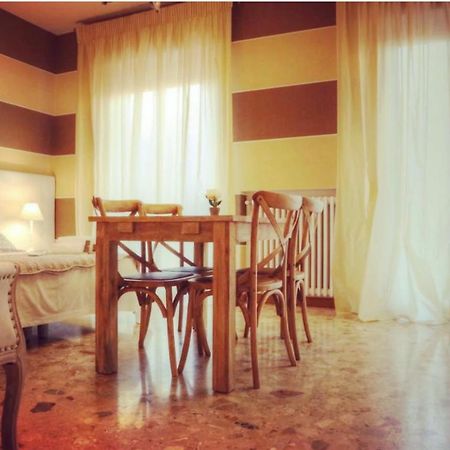 La Casetta Di Lina Rooms And Apartments Verona Luaran gambar